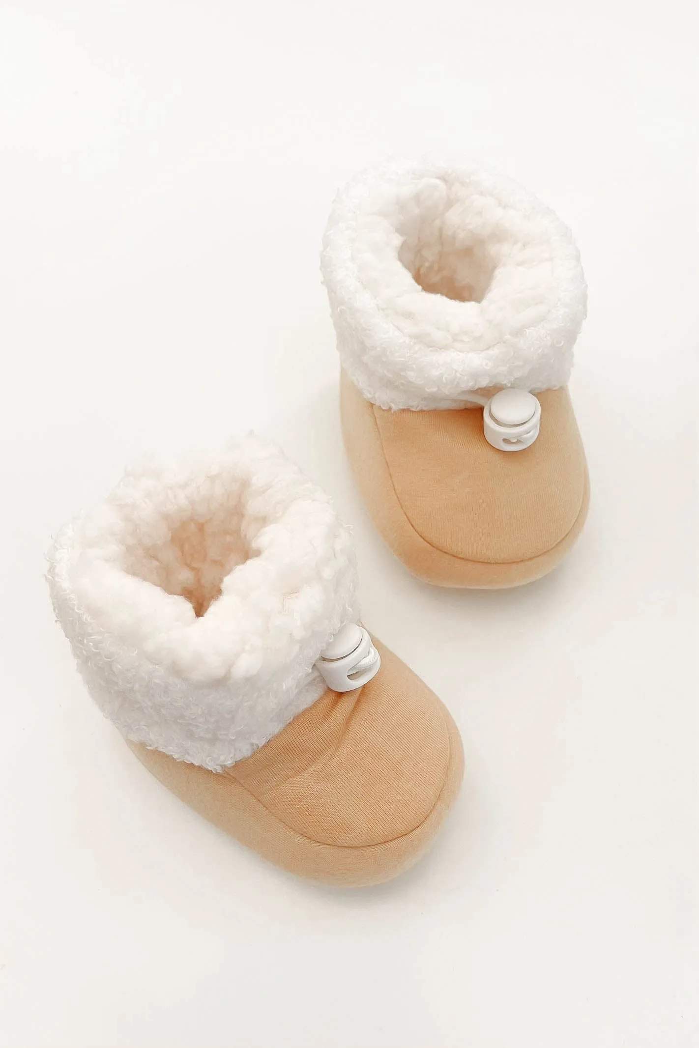 COZY CUTIE SLIPPERS / BEIGE