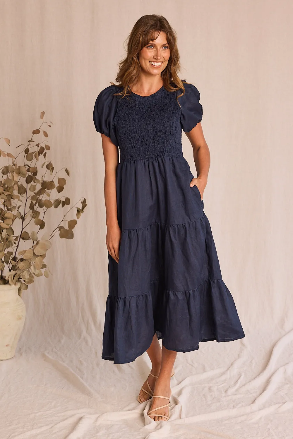 Minden Linen Shirred Short Sleeve Dress in Navy