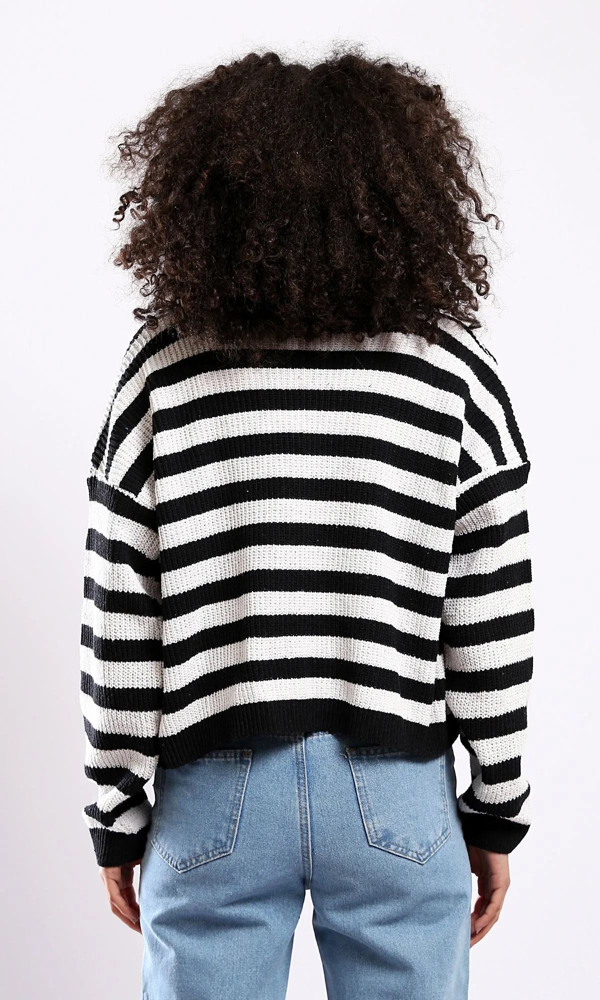 O173655 Striped Black & White Knitted Short Cardigan